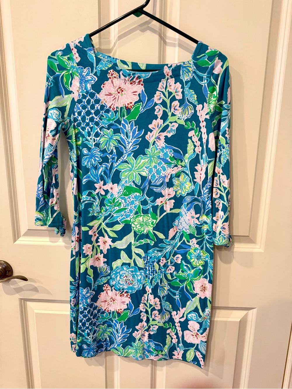 Lilly Pulitzer Lydia 3/4 sleeve boatneck dress in Multi hot on the Vine, XS.